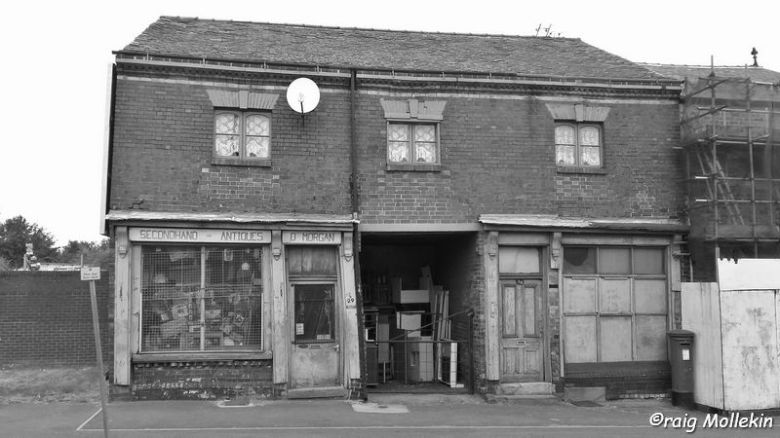 Dolly Morgans', Swinton